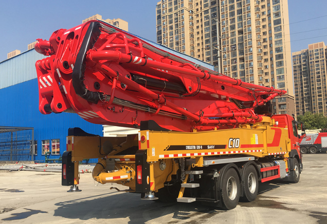 泵车臂架形式：R型与Z型臂架，哪种更适合您的工地
